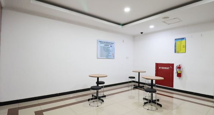Lobi Ruang Kelas &mdash; Fakultas Kedokteran UMT